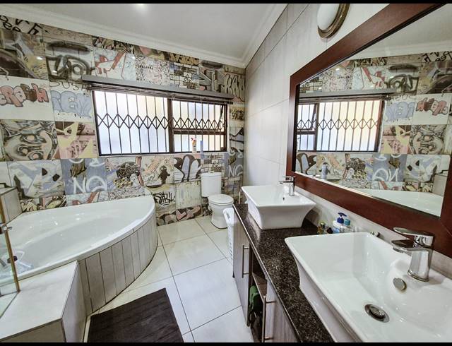 8 BEDROOM HOUSE FOR SALE IN MANTEVREDE